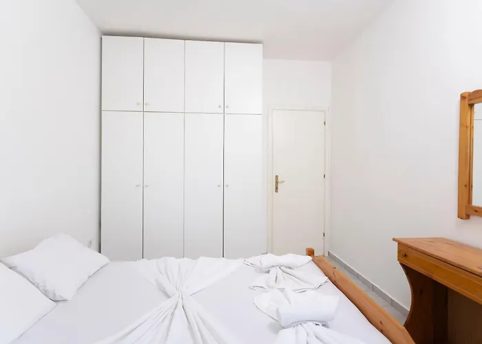 Amadeo Apartments